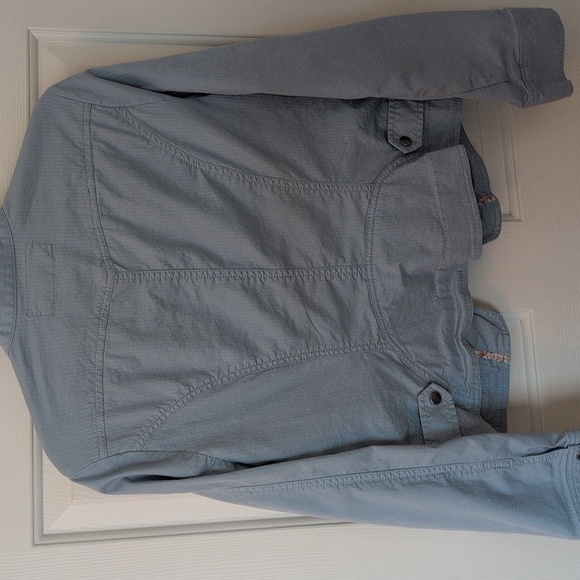 Cabi Cropped fall light jacket light blue size L EUC - Picture 10 of 12